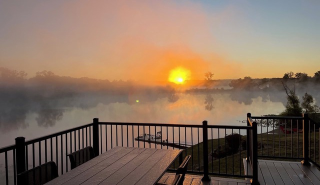 Spacious 6-bedroom house on Eagle Lake in Mattawan MI