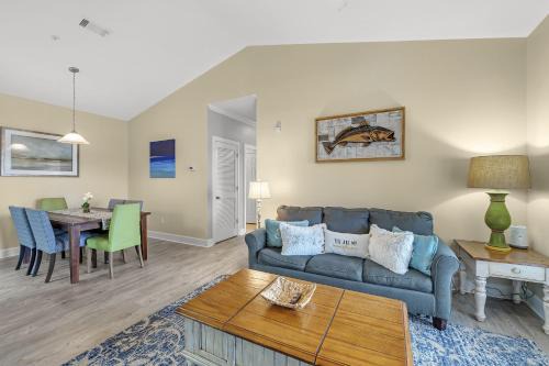 Spacious Condo minutes from the Beach and Foley Outlets