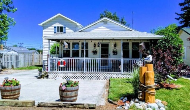 Spacious Cottage Close to Beach