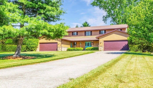 Spacious double unit near shops
