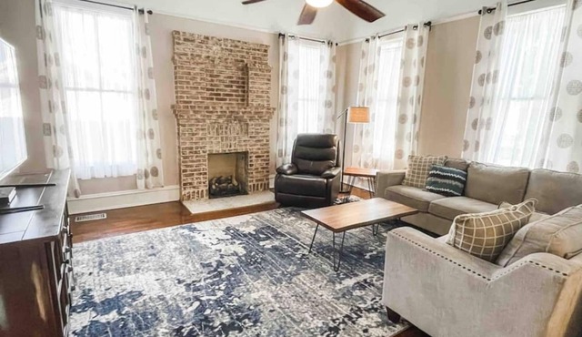 Spacious Family 3BR | Air Force Base Nearby