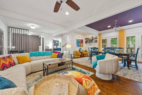 Spacious & Stylish East Atlanta - 7mi to Downtwn ATL -Sleeps 8