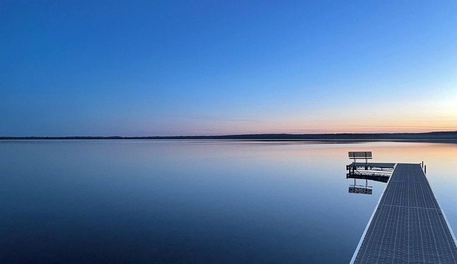 Spacious, three bedroom cottage on beautiful Lake Metonga.