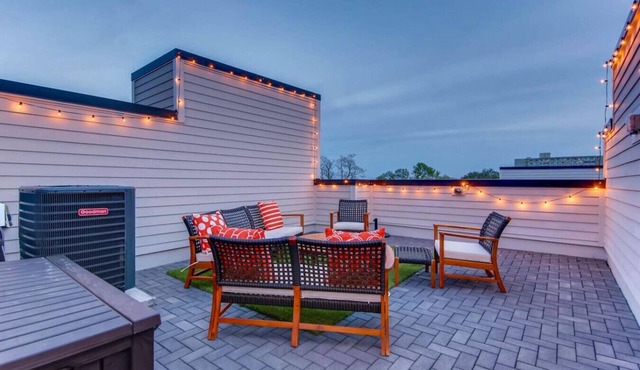 Spacious townhome near The Gulch with rooftop and balcony