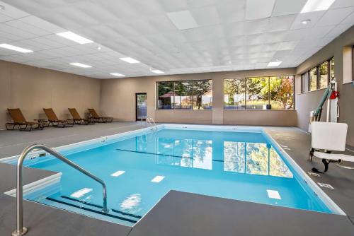 Spark By Hilton Stevensville