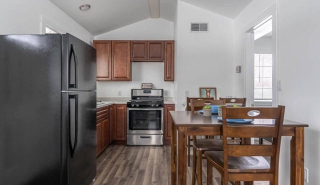 Sparkling Clean! 2 Bedroom Cottage- Located in Beautiful Keweenaw