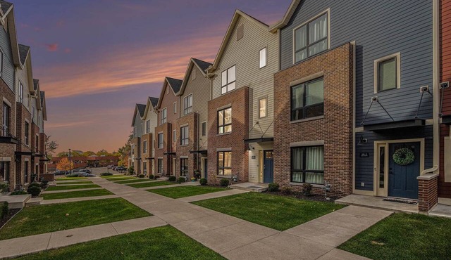 St. Peter's Den by Golden Home Rentals: Walk to downtown SB, 1.5mi to Notre Dame