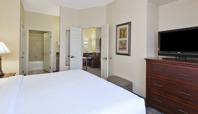 Staybridge Suites Lansing - Okemos by IHG