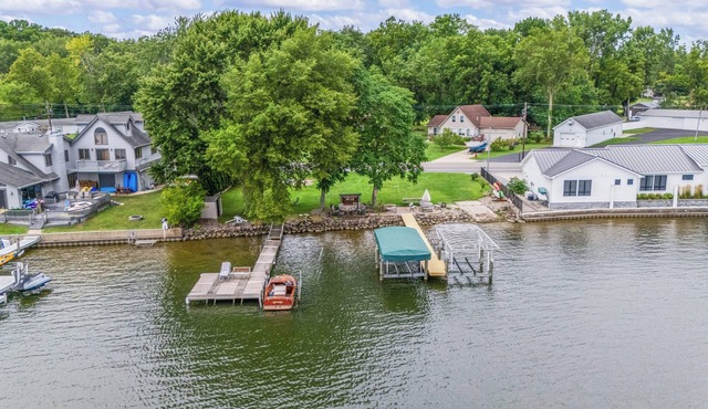 Stealth Cottage – Vintage Stay Across from Paw Paw Lake