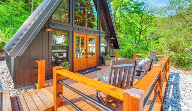 Steps to Dale Hollow Lake! Cozy A-Frame Cabin