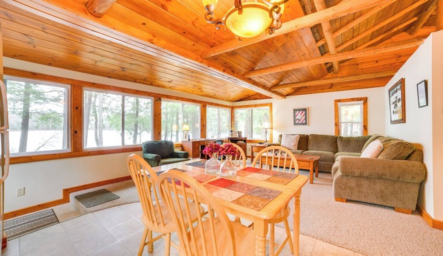 Steps to Lakefront: Dog-Friendly Cabin in Levering in Levering