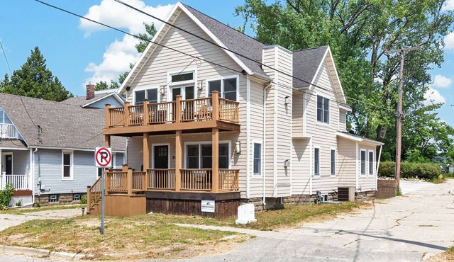 Steps to Silver Beach: New, Luxury 4BR Lake House