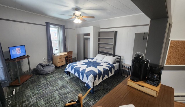 Studio Close to MTU, Houghton, Keweenaw, Dining, on the Trail & Full Amenities