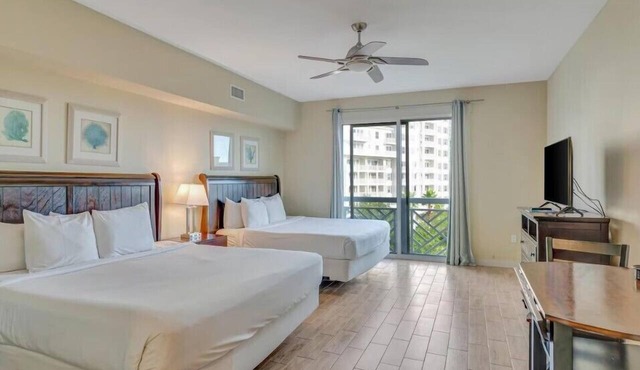 Studio In Sandestin's Baytowne With Superb View