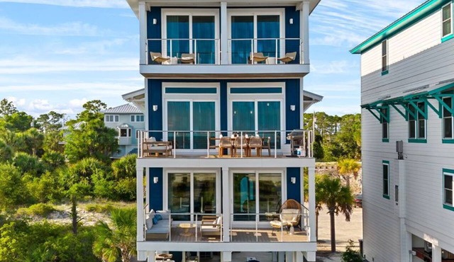 Stunning oceanfront luxury retreat - Gather in style - Sleeps 24