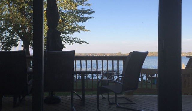 Stunning Sunset Lakefront Fun Home On The Largest All Sport Lake In The County!