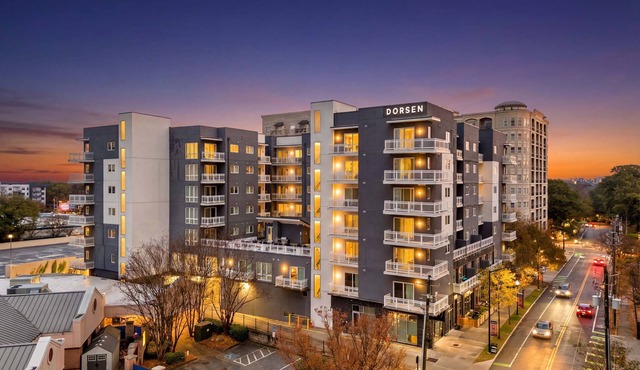 Stylish King Bed Studio Apartment ATL