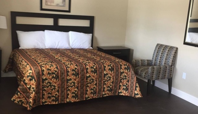 Suburban's Lavilla Inn