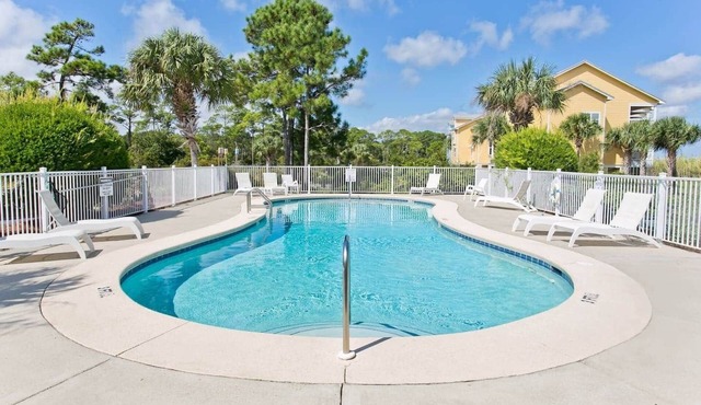 Sunset Caye: Beautiful Views, Kayak, Pool & more!