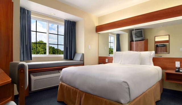 SureStay by Best Western Huntsville East