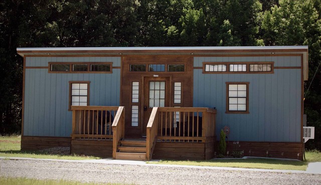 Suzy Two — Cozy Queen Suite Near MSU