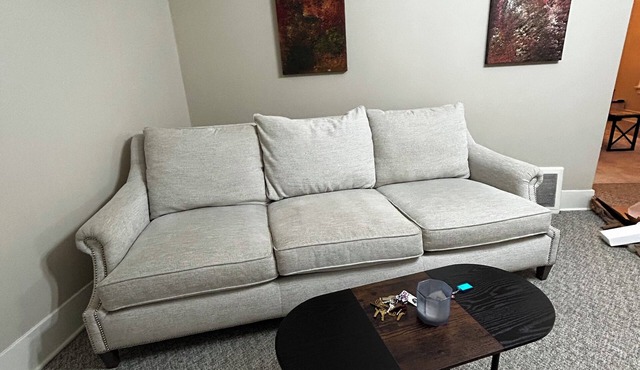 Terrific 2-bedroom apartment with AC in Kalamazoo