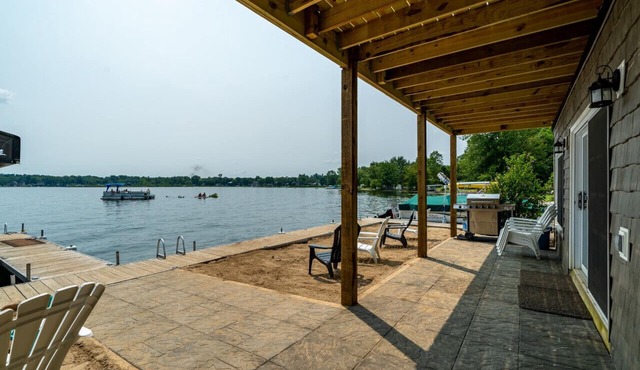 The Boathouse at Evans Lake