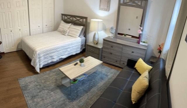 “The cottage” 2 bedrooms cozy and private home