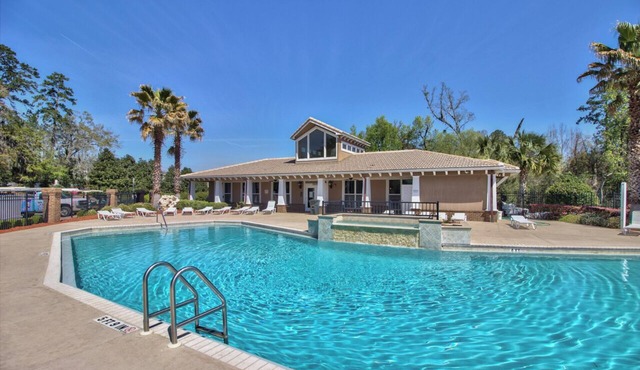 The Honolulu - Modern 3BR Condo Near FSU with Pool