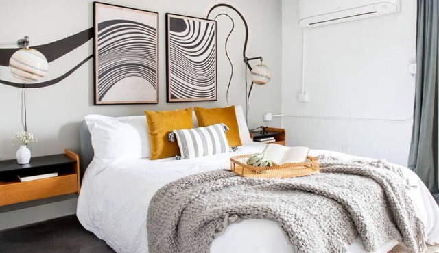 The Layla – Walkable Downtown Apartment + Rooftop