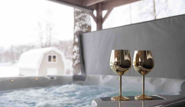 The Lilley Pad w/HotTub & Private Beach