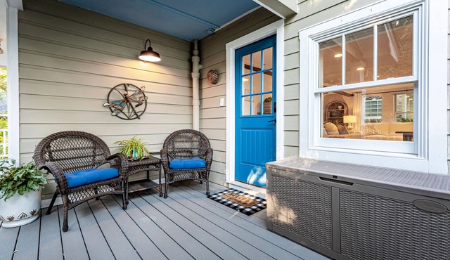 The Missing Pines Bungalow - King Suite in the heart of OS!