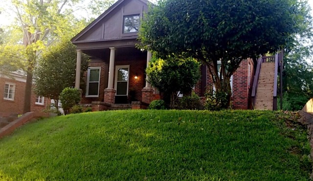 The Original Madison's Home is Located 2 Mins from Downtown