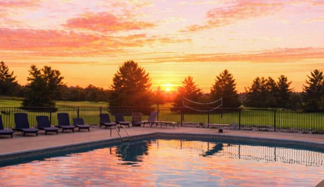 The Stone Haven Estate: Hot tub, Golf Course & 2 Miles from DT Lexington