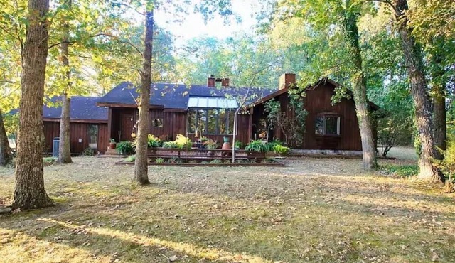 The Yarborough Ranch is a spacious private retreat located in Lebanon, TN.