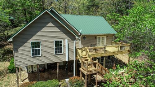 Thistle Brae - Dock Toys Galore! And Pet-Friendly!