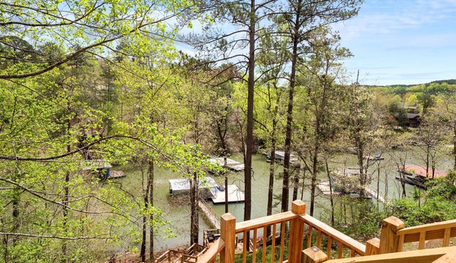 Thistle Brae - Dock Toys galore! And Pet-Friendly!