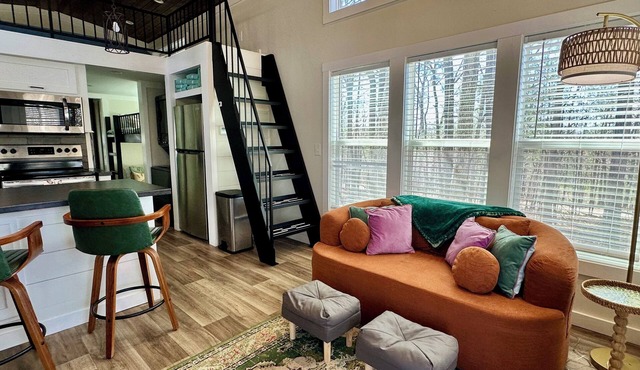 Tiny House minutes from the HEART of MENTONE