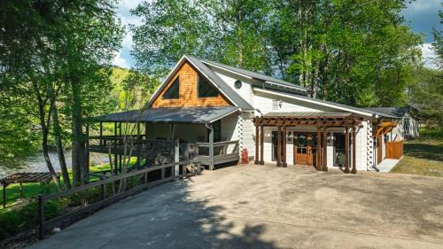 Toccoa Time in Blue Ridge