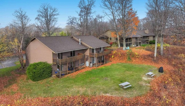 🛶 Torch Lake Vista | A-Ga-Ming Golf Retreat | Sunrise Views + Dual-Unit Condo ➠ 741