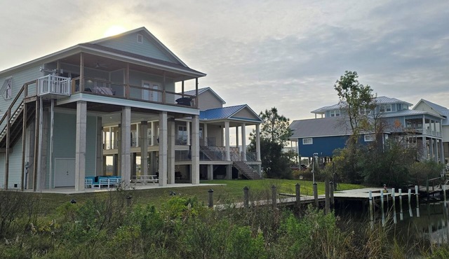 Tranquil Waterfront Retreat: Stunning Bay Views Near Downtown Bay St. Louis