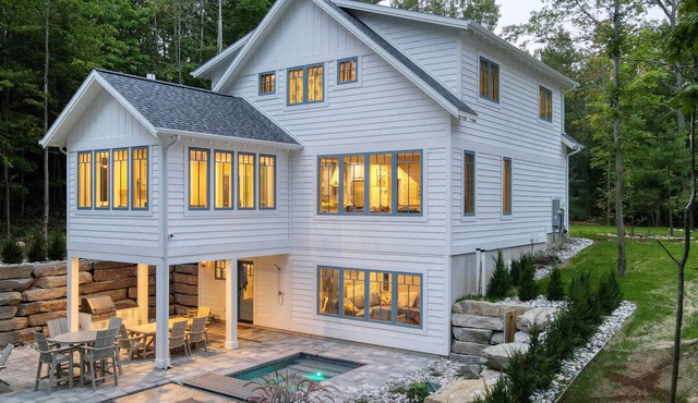 Traverse City Lakemore Resort, New Luxury Lakefront Home on Arbutus Lake