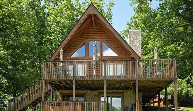Trollhaugen—Enjoy Spring and Summer in the Great Smoky Mountains