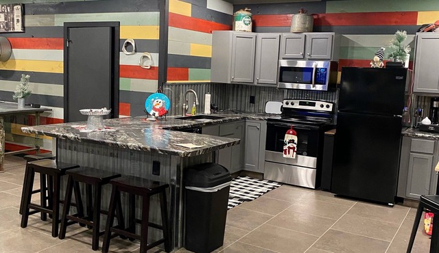 Uniquely Renovated Building with a feel of home-Sleeps 4.