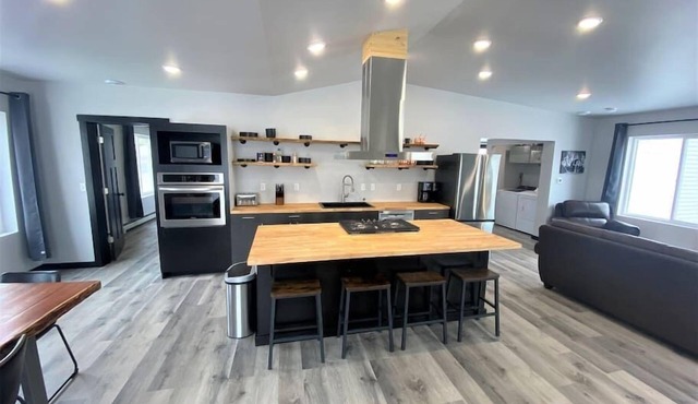 Up North Luxury w/Unmatched Charm! 2 miles to MTU!