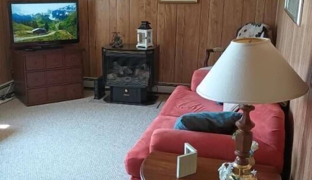 Updated farmhouse with close access to all attractions
