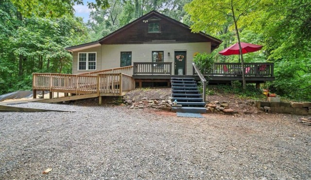 Vineyard Mountain Cottage on 7 Acres - Private yet Close to Town! in Tryon
