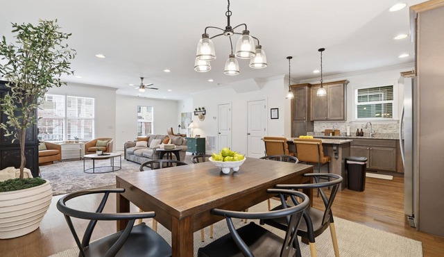 Walk to Southside Dining, Stylish 3BR w Easy Parking
