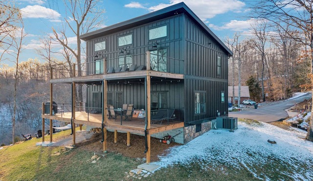 WANT AN AMAZING VIEW OF THE LAKE? This modern home offers than just space!