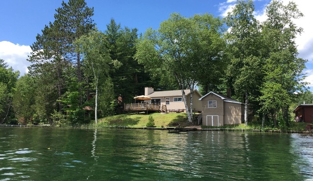 Water Front Cabin on Beautiful West Bass Lake, Swim, Fish, Hunt, Boat